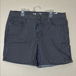 Lee Striped Mid Rise Shorts